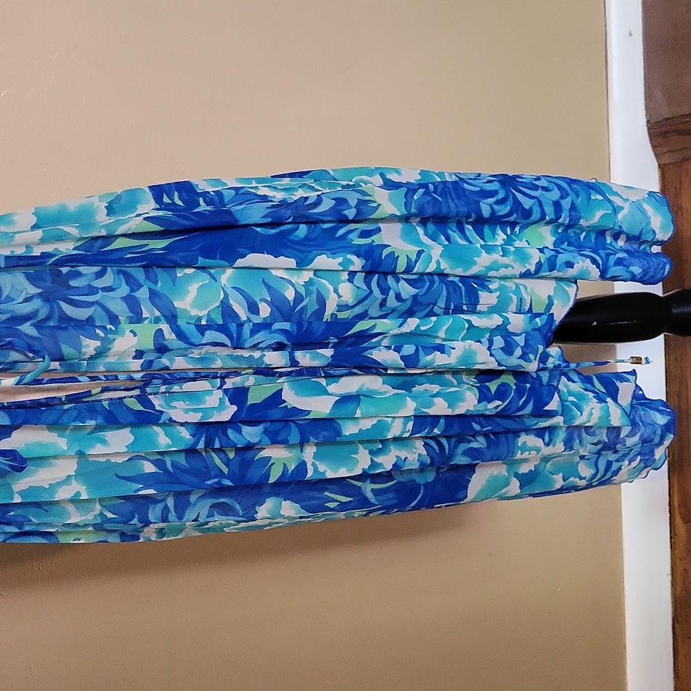 Victoria's Secret Swimsuit Coverup - Picture 3 of 12
